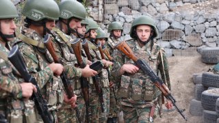 Քննչական կոմիտեի նախագահ Արթուր Պողոսյանը ՀՀ պաշտպանության նախարար Սուրեն Պապիկյանի հետ այցելել է հանրապետության հարավարևելյան սահմանագոտի